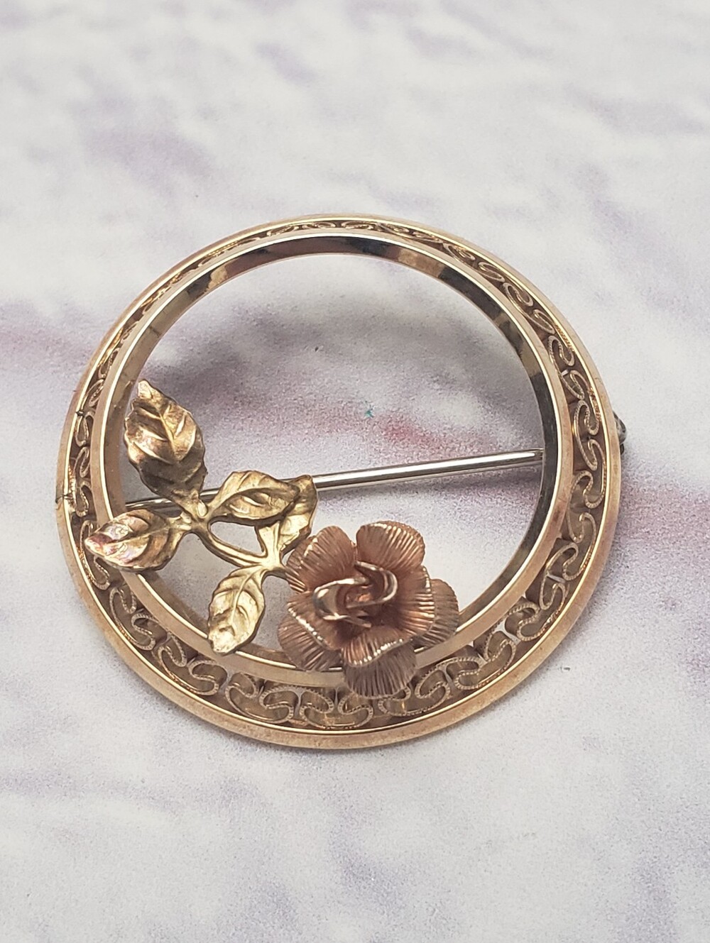 KREMENTZ Vintage MCM 2-Tone Rose Flower Filigree Circle Brooch Pin